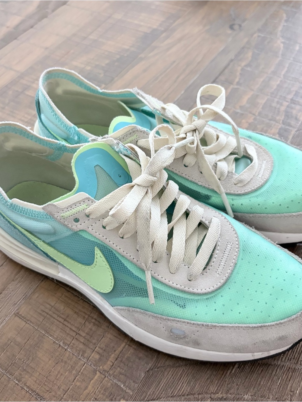 Nike Waffle 1’s | Women’s Mint Green & Pale Lime Low-Top Sneakers